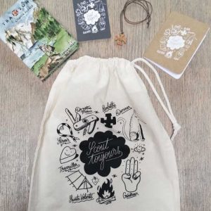 Baluchon garni “Scout Toujours Prêt” | ©Catho Rétro