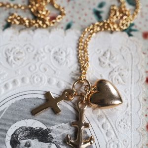 Collier Foi Espérance Charité ©Catho Rétro