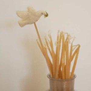 Décoration en laine foulée – Colombe au rameau