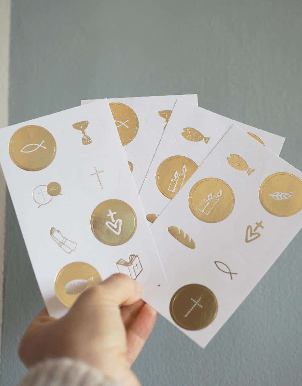 32 autocollants motifs cérémonies chrétiennes – Or et Blanc